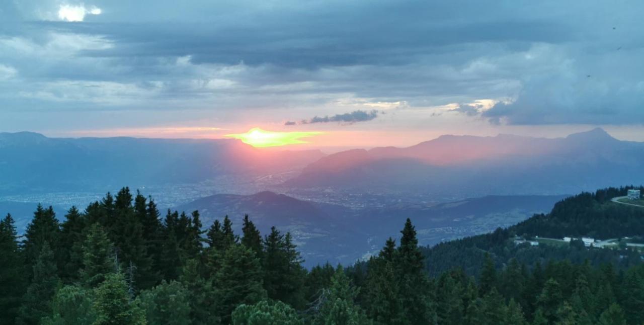 Edelweiss Vue Sur Recoin La Croix De Grenoble *